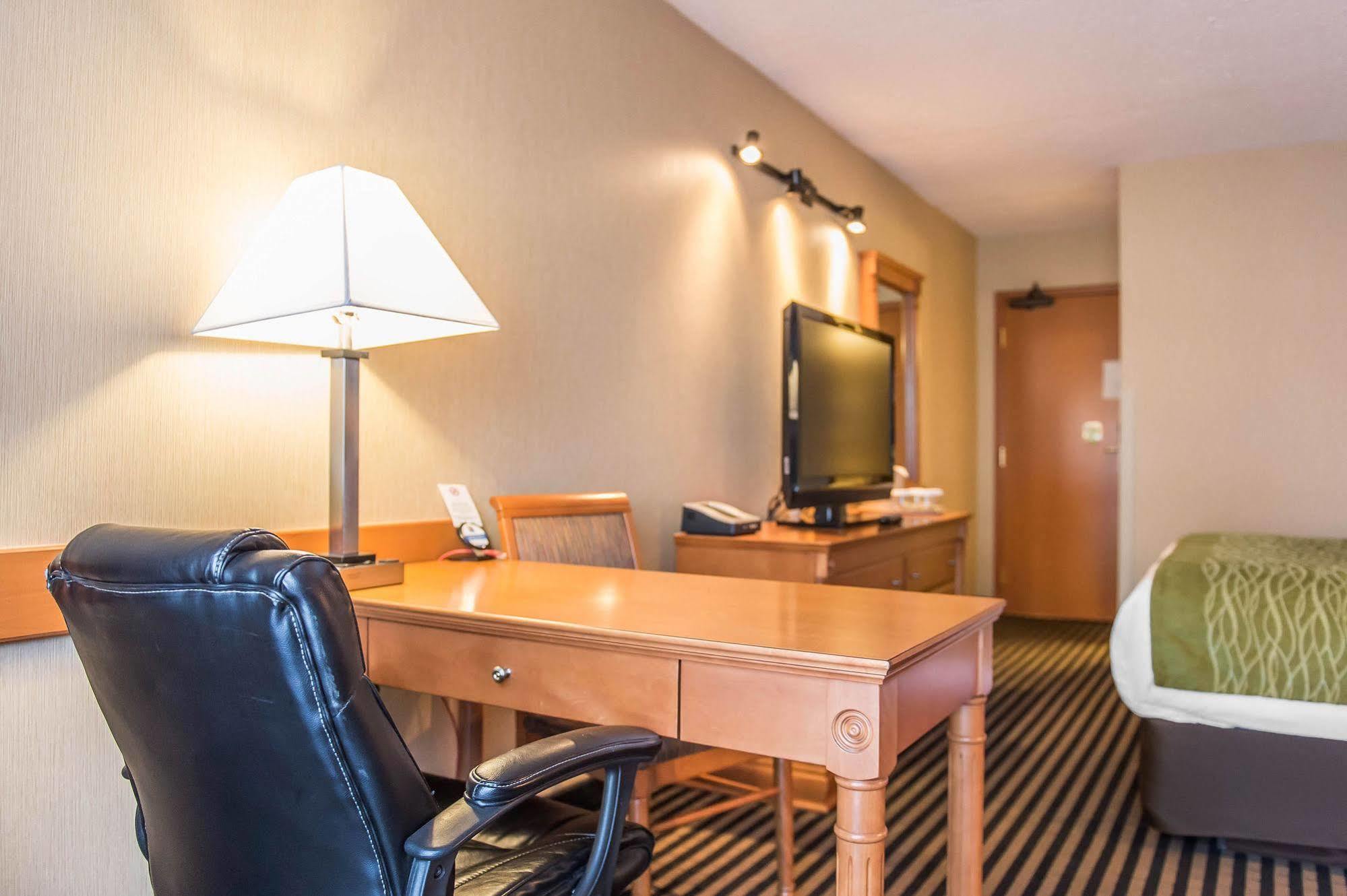 Comfort Inn Brockville Exterior foto